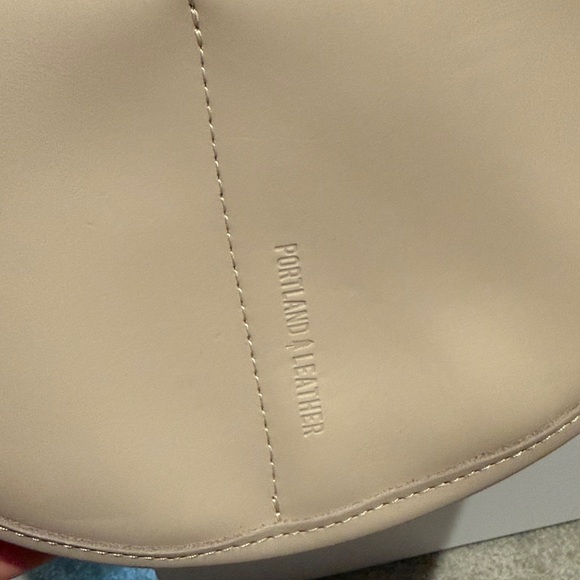 Portland Leather, Koala Sling Bag, Medium, Bon - Picture 6 of 8